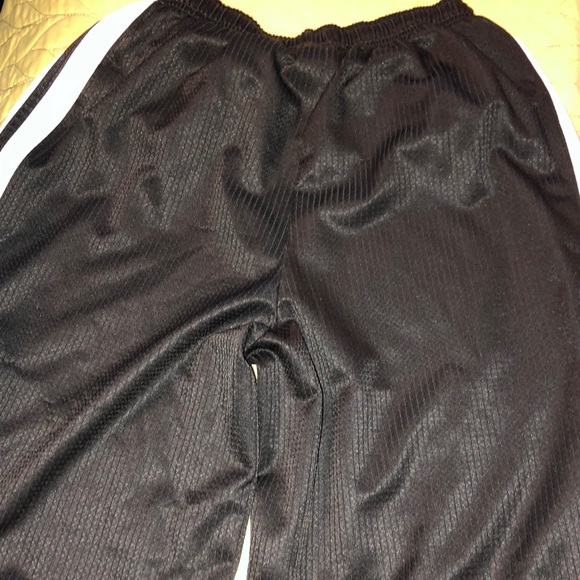 Nike Basketball Shorts - Picture 2 of 3